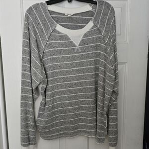 NWOT BKE sweater XL
